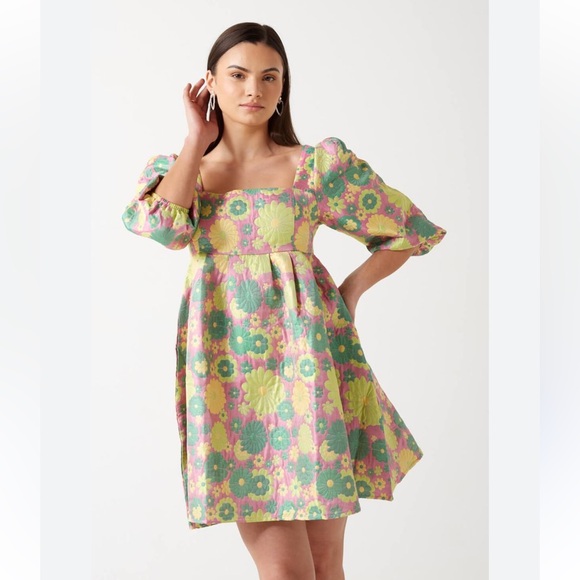 Dresses & Skirts - Glamorous Jacquard Babydoll Mini Dress Flora | Size M
